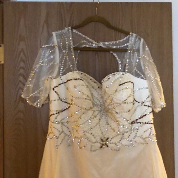 Dresses & Skirts - Beautiful evening gown!!